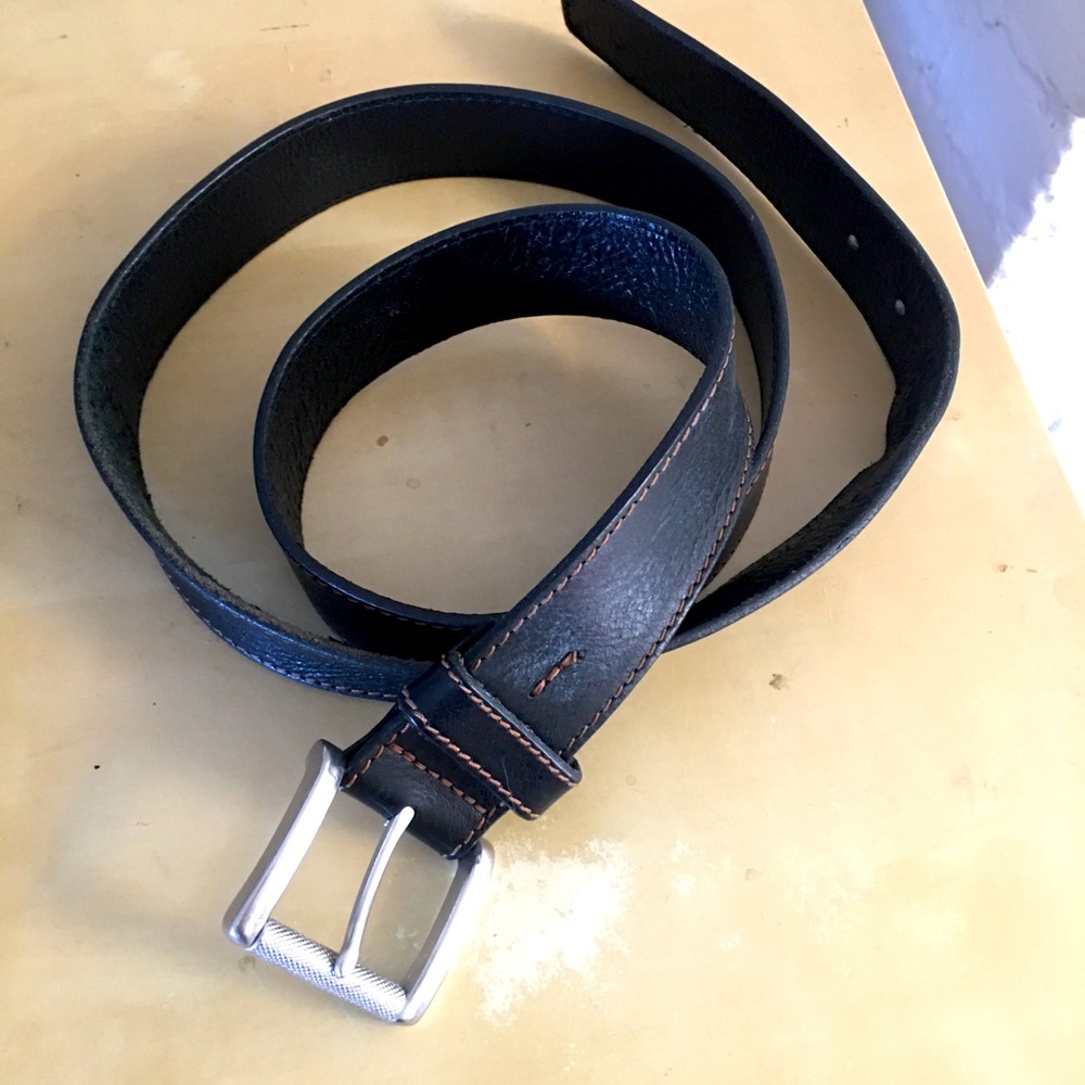 Allen Edmonds pebbled leather belt black size 42